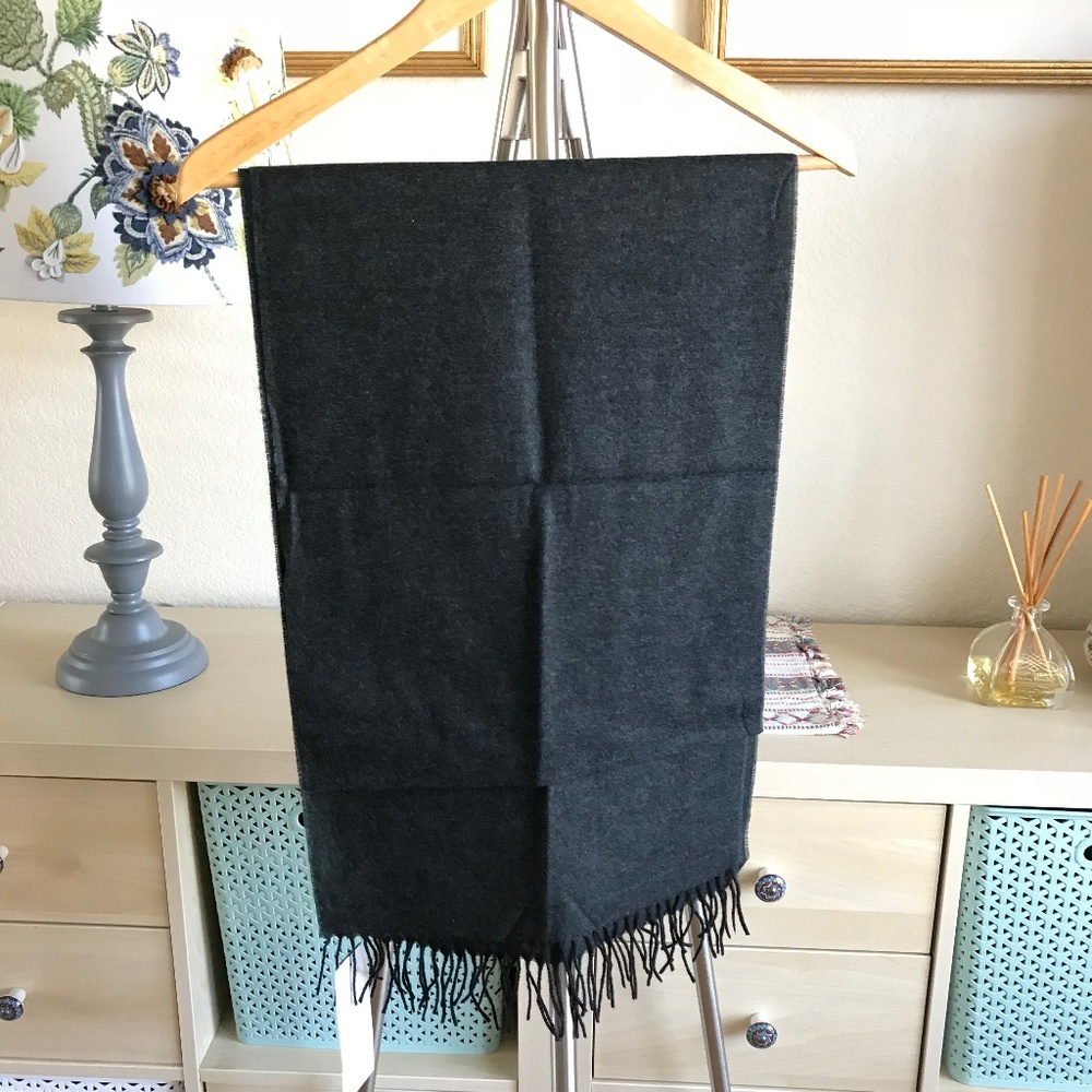 KENNETH COLE Dark Grey Scarf NWT